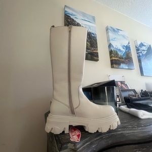 Steve Madden  chunky beige boot